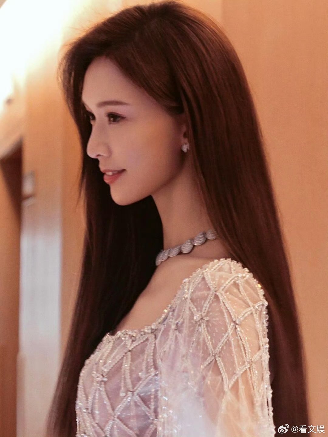 林志玲鼓励女孩相信自己林志玲强大的精神内核林志玲用温柔话语鼓励女孩相信自己，优雅