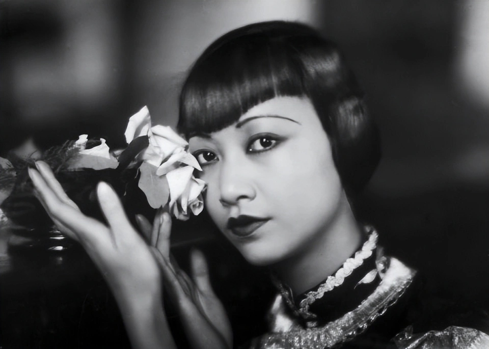 【辛芷蕾饰演好莱坞首位华人电影明星】辛芷蕾回应拿奖后首部电影 凭《日掛中天》拿下