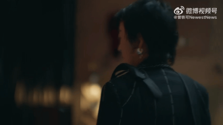 曾轶可这首歌到底谁在侵略谁曾轶可新歌秋日氛围感曾轶可送上秋日新歌《害羞的侵略》?
