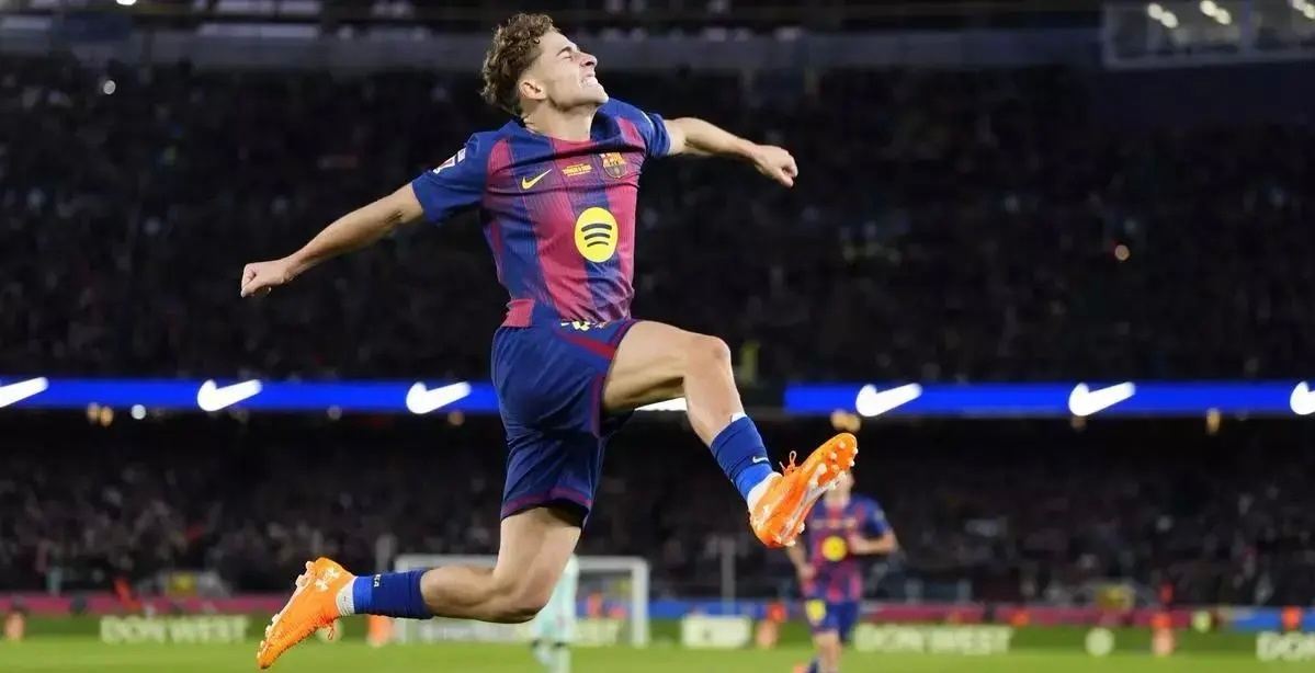 每体：对阵切尔西时，费尔明就是带伤出战据《每日体育报》的最新消息，巴萨球员费尔明