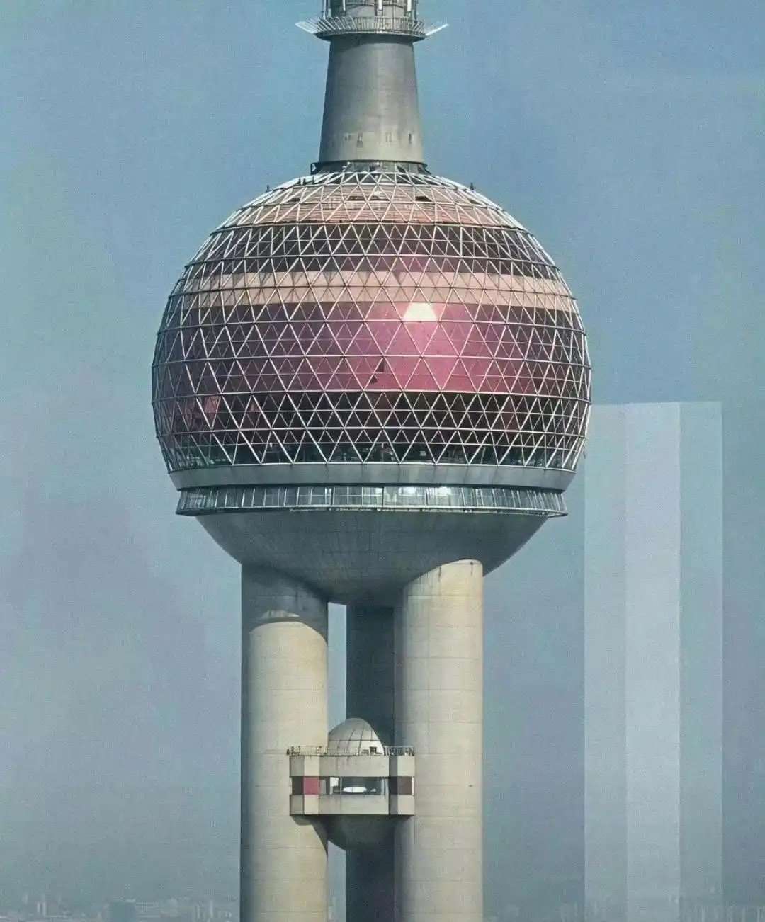东方明珠小圆球里竟然还有一张床？ ​ ​​​