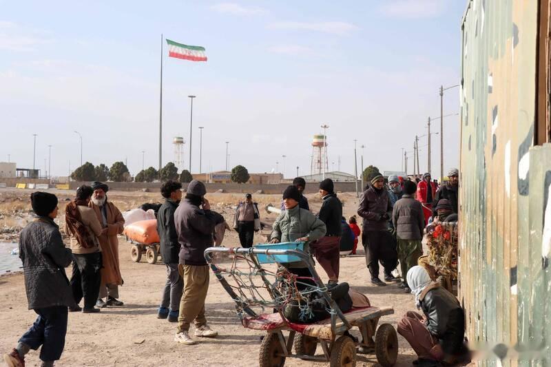 缺住房、断水断电：数百万难民返乡，阿富汗陷入严峻生存危机海外新鲜事 巴基斯坦和伊