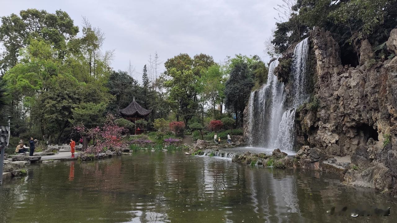 分享一张你最近随拍的照片四川成都百花潭公园风光