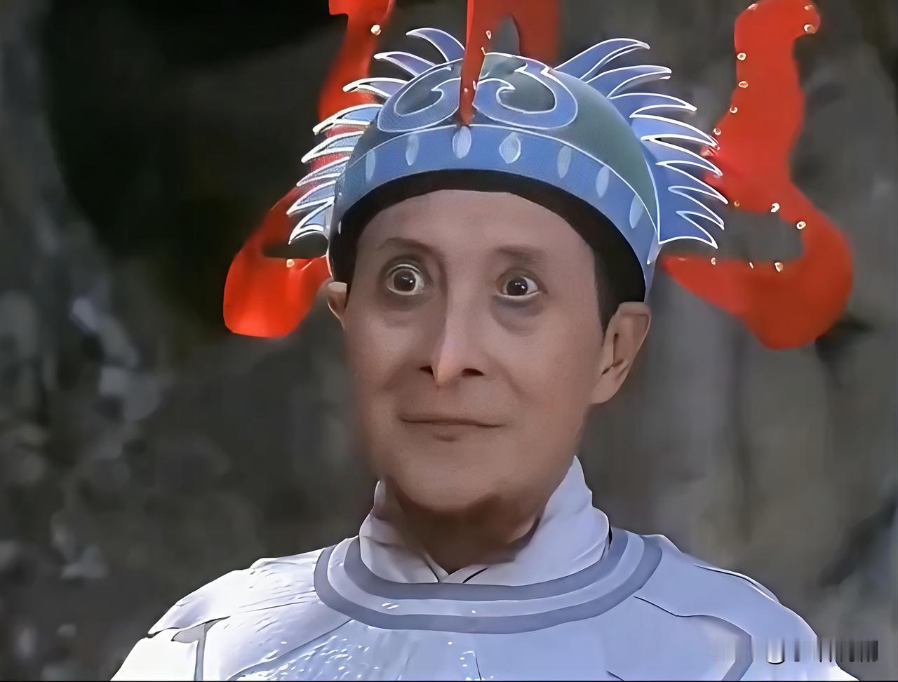 昴日星官，又叫昴日鸡，是天庭的司晨啼晓之神，也是毗蓝婆菩萨之子，居住在天庭东面的