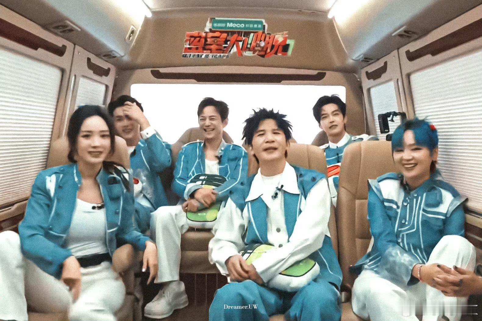 何老师注定无法体面的老去先别老，我的蜜逃7终于开播了，我的快乐又回来了[奶牛猫]