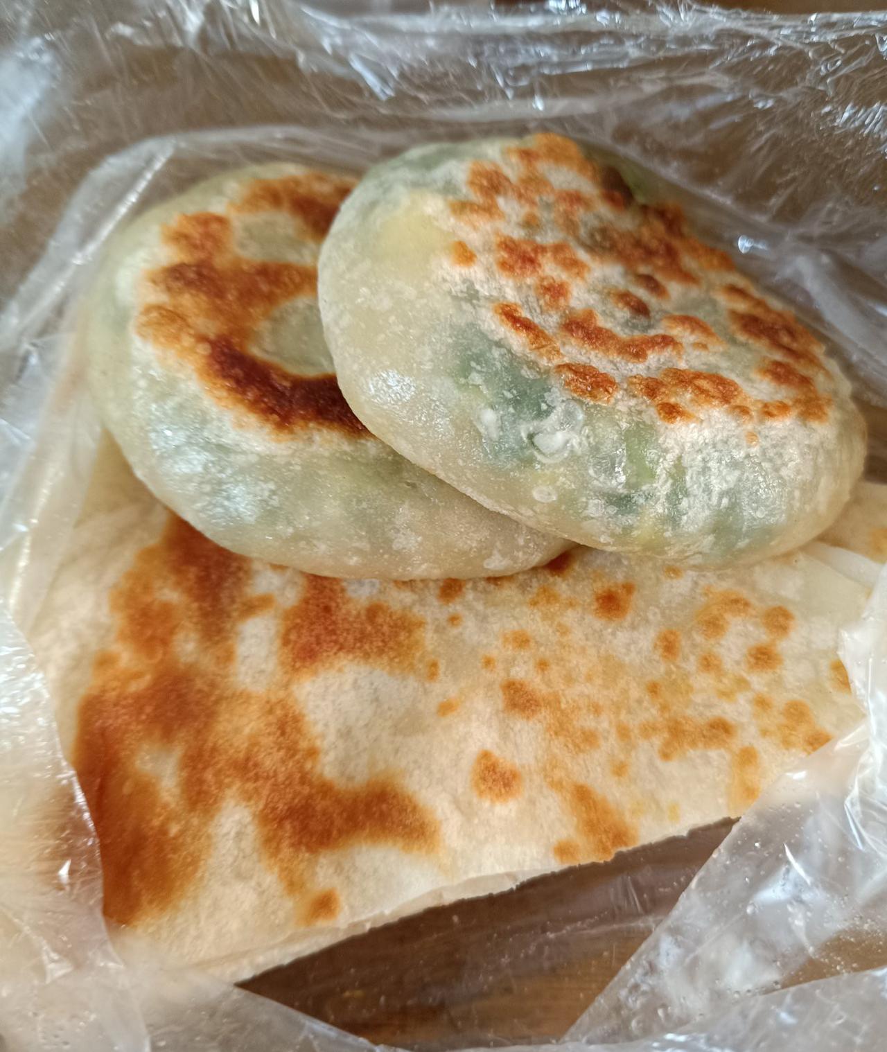 打工人的午饭，吃顿饭真的是太贵了啊，为了省钱就这样凑合吃点吧，打工人想存钱除了省