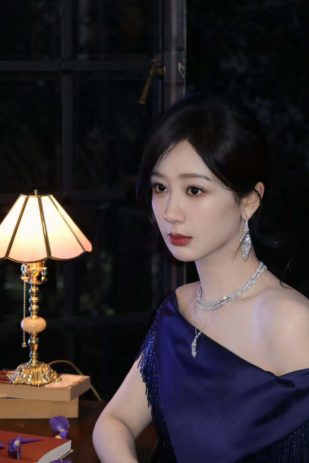 杨紫眼睛根本移不开杨紫美成啥了，状态好好啊 