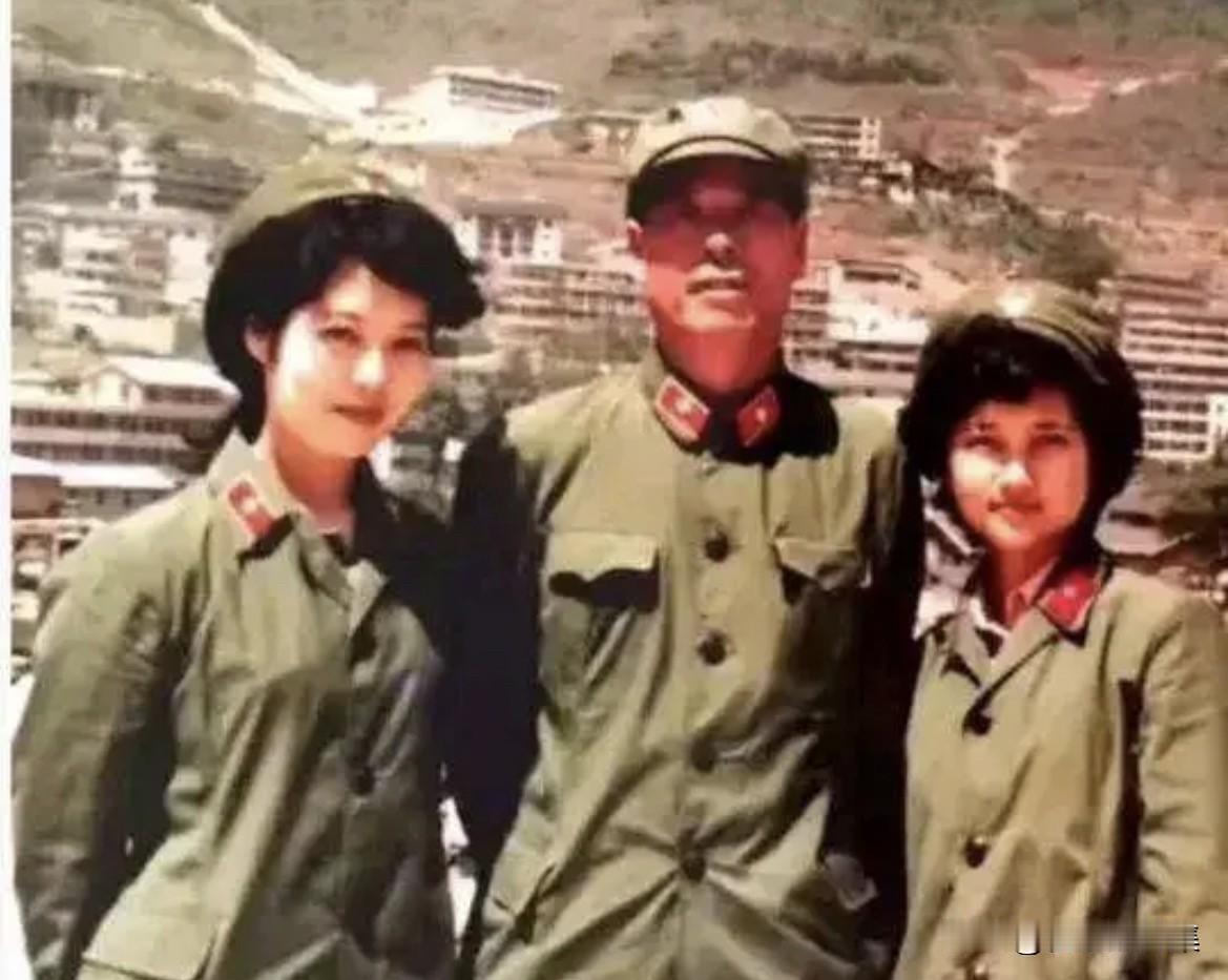 1986年，时任成都军区司令员的傅全有将军在老山战场视察时，专程看望了被称为“猫