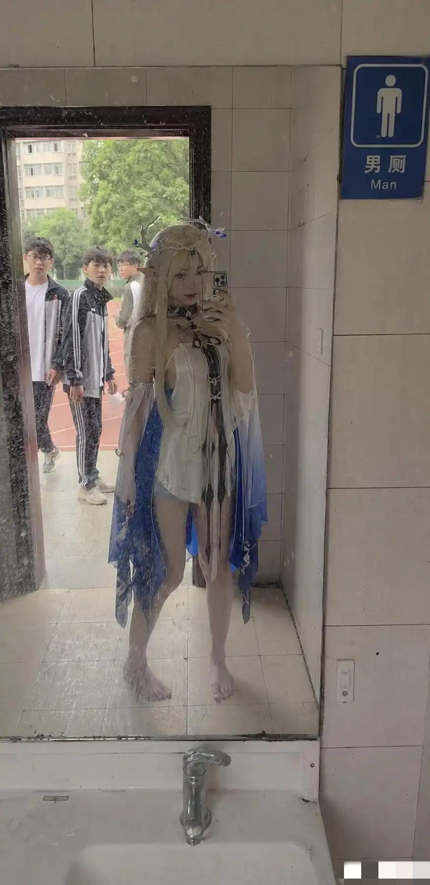 如何评价我们学校里的校花？