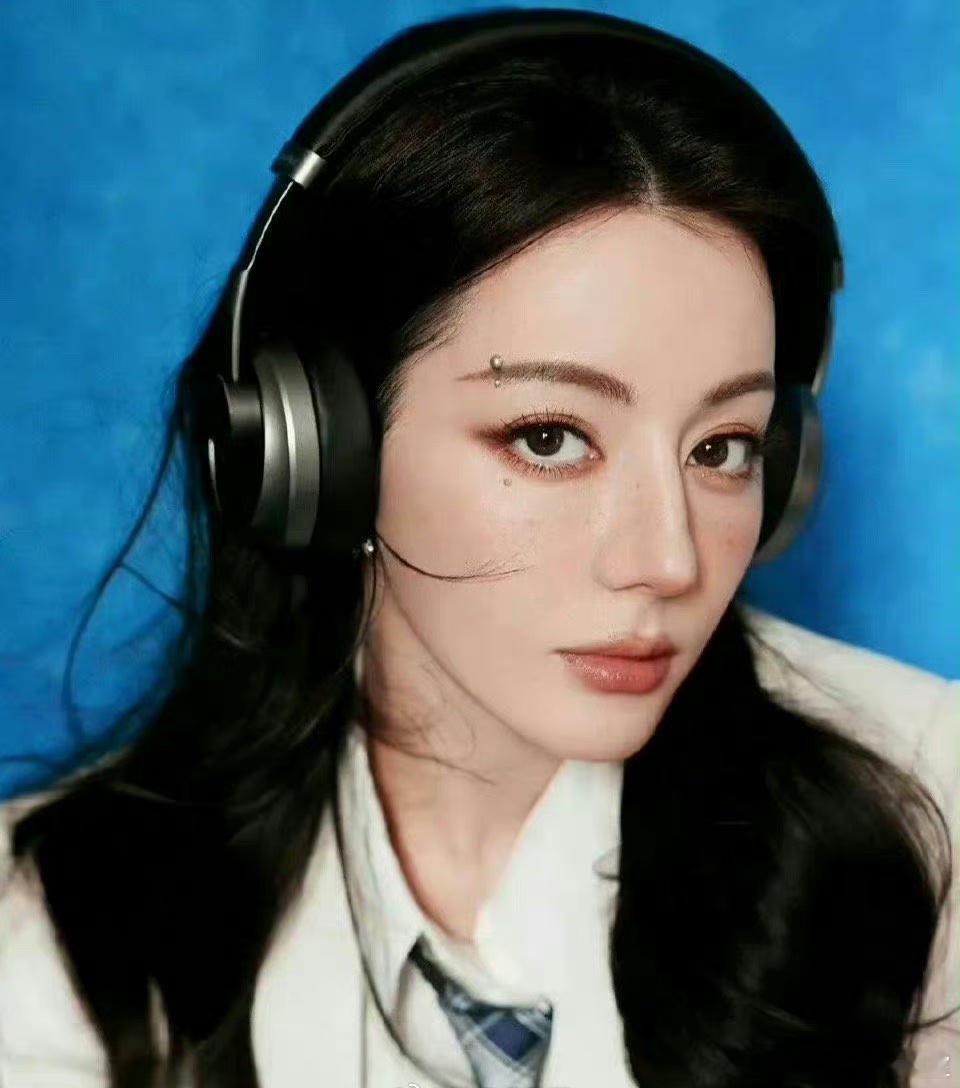 迪丽热巴和杨紫 谁更吃谁的颜 ​​​
