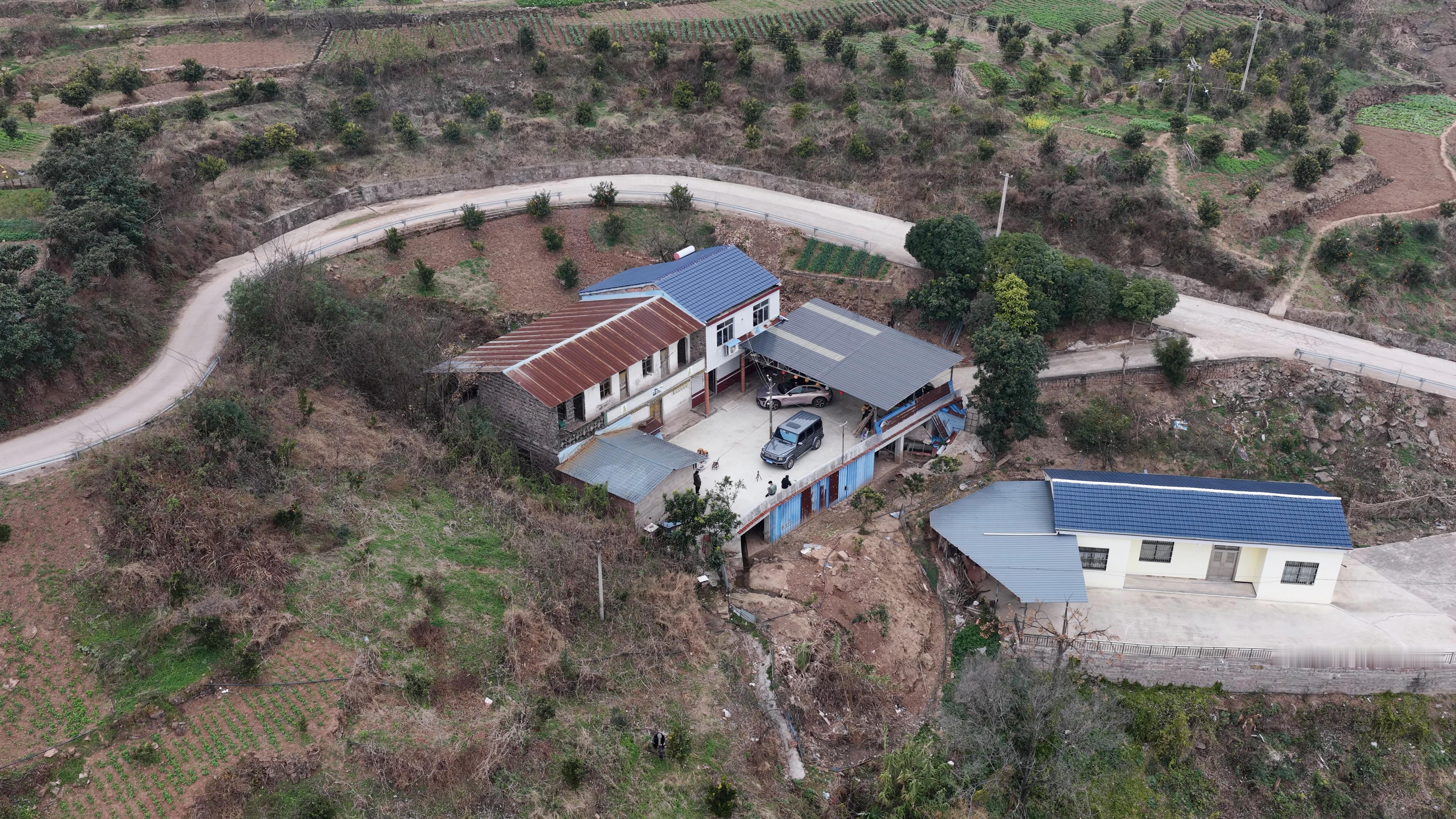 银发团圆计划  这是我从小长大的地方，图一是镇安大桥，我有多少岁，桥就多少岁了，