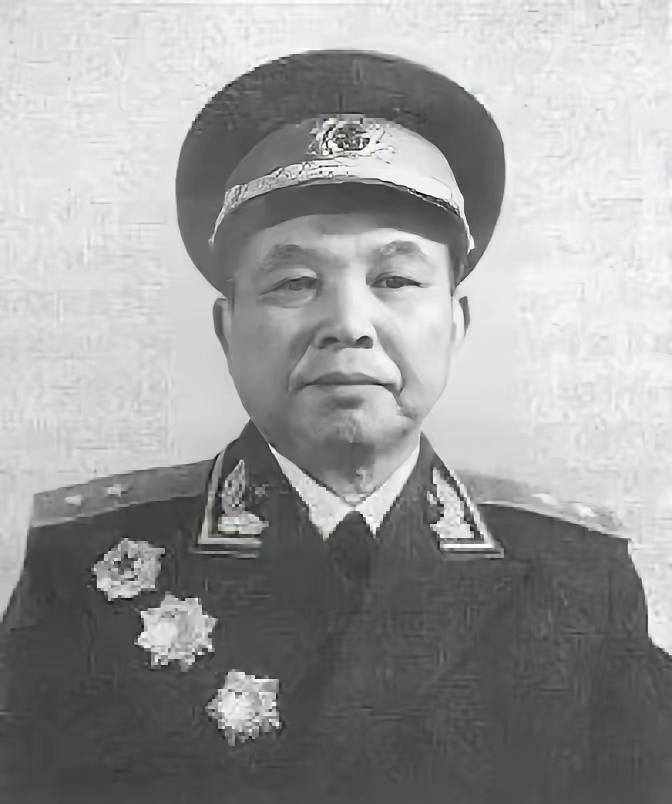 1953年，西康军区司令员刘忠回了一趟老家，本是探望多年未见的老母亲，却没想到在