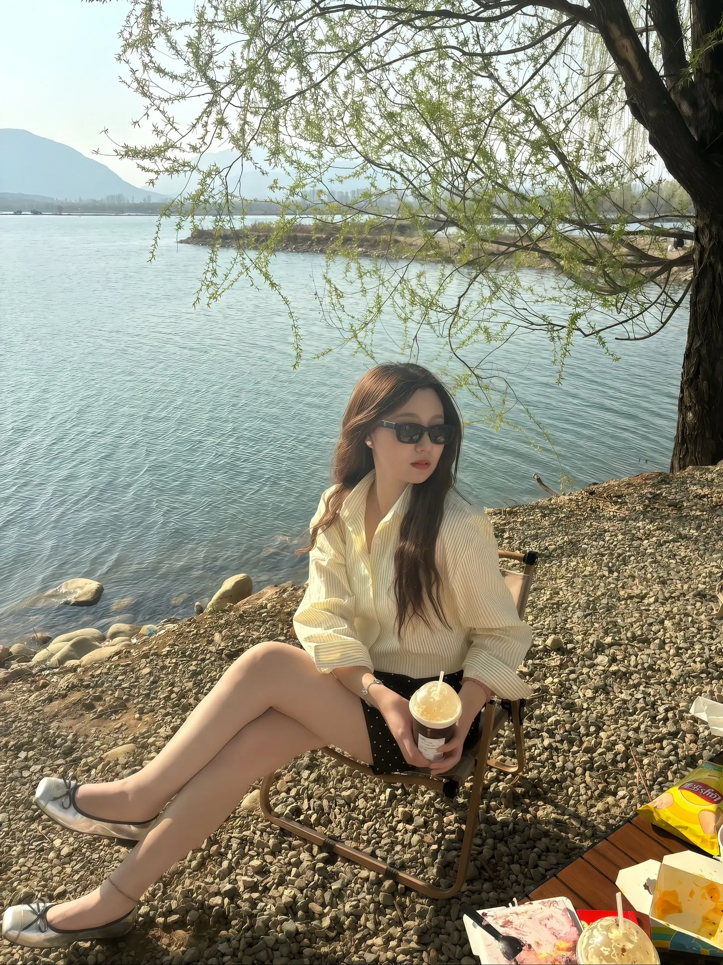 找个陪你睡觉的女孩子很简单，但是要找到一个能陪你走过人生的低谷，陪你笑...