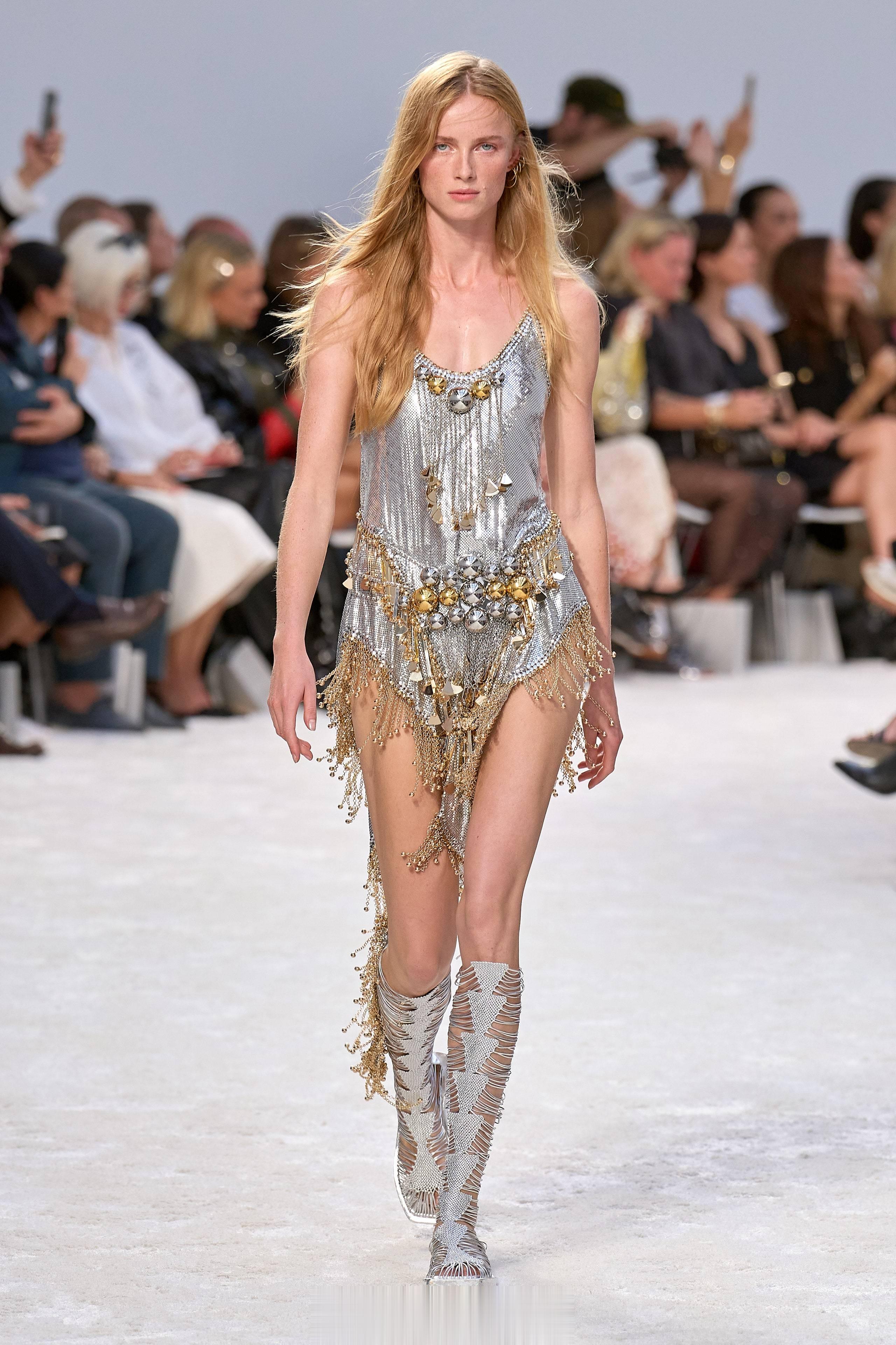 Rabanne S/S 2024 • 品牌改名后的首个系列，设计师 Julien