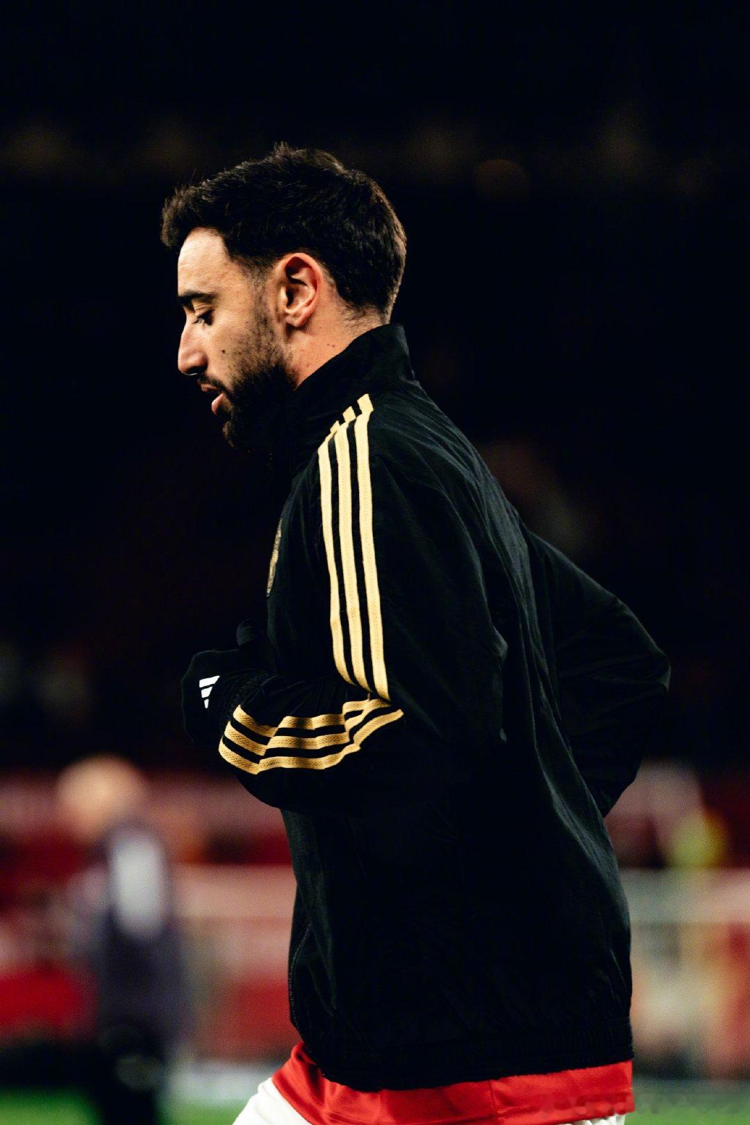 热身中，比赛即将开始⌛️曼联曼联足球俱乐部曼联vs伯恩茅斯 🔴⚪⚫  cr：曼