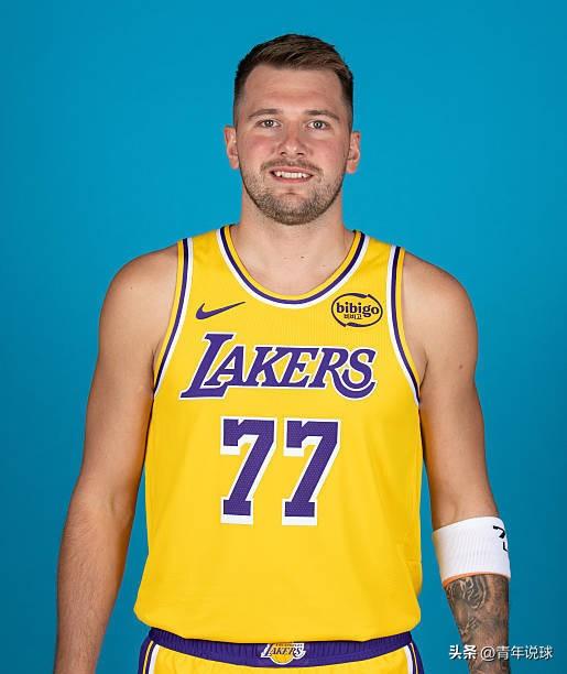 东契奇成笑话了！

今天晚上，NBA官方公布了最新一期的MVP排行榜，湖人队球星