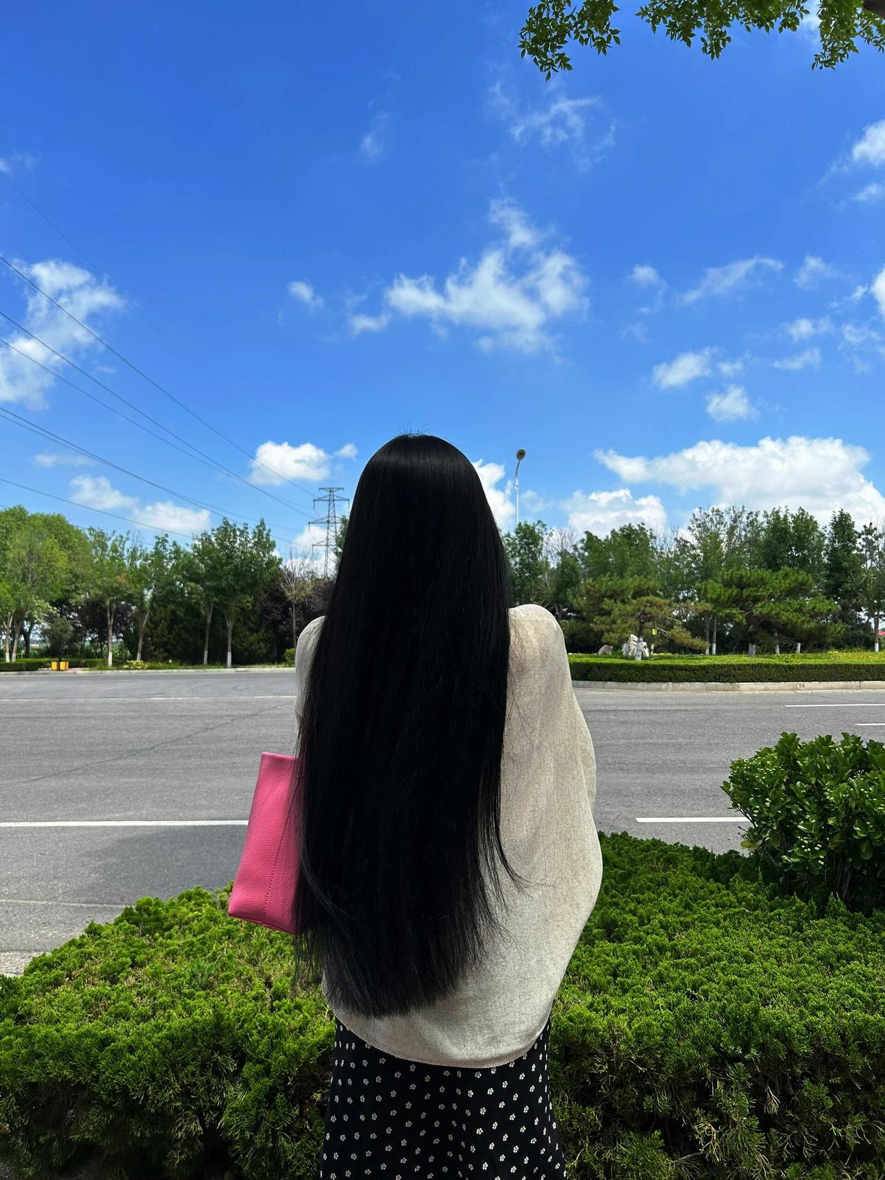 决定孩子一生格局的，
从来不是成绩，
而是父亲。

一个孩子将来能走多远，
能扛