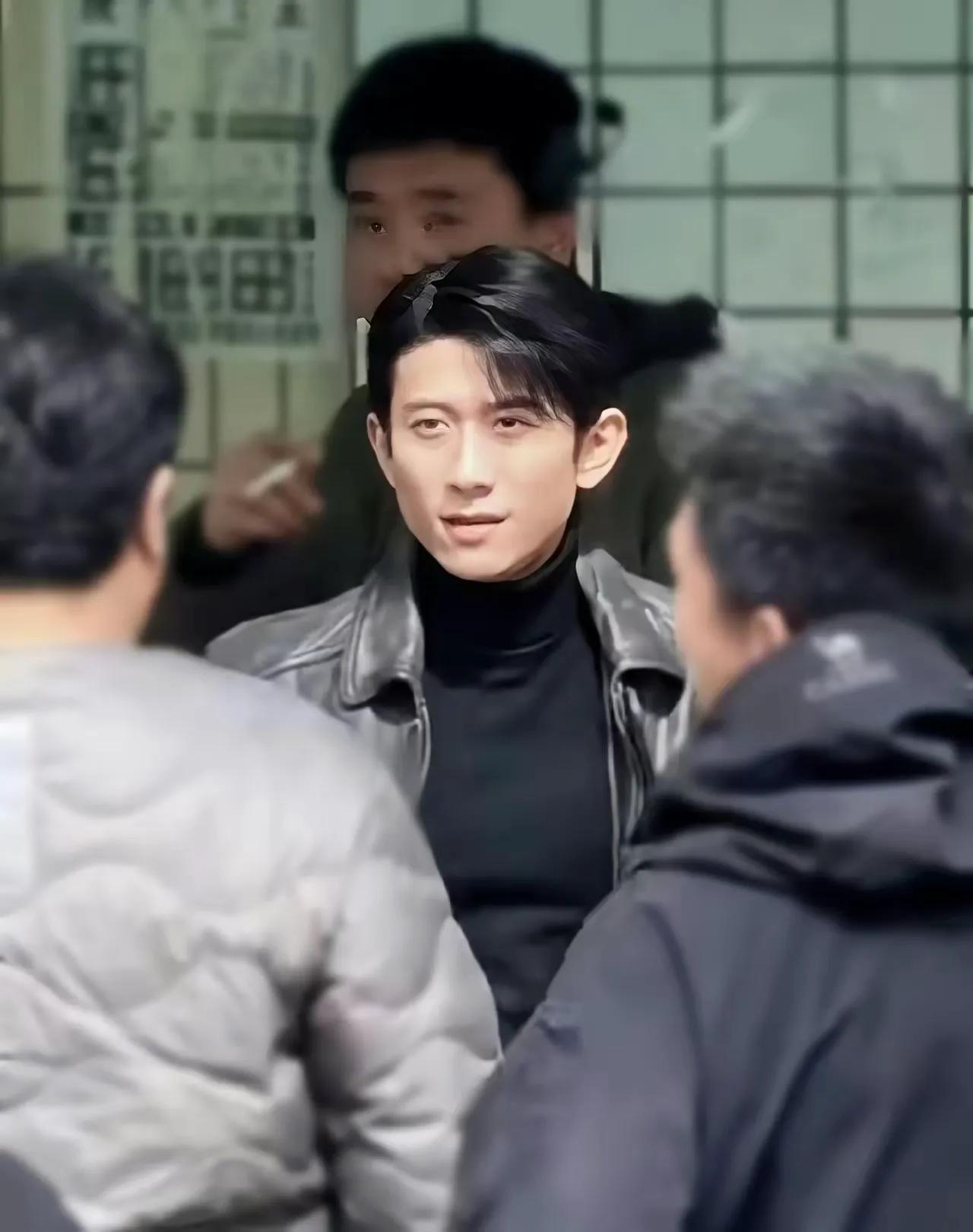 还是那句话，拍的好不好等剧播出吧！张一山，郭晓东就可以放心制作的精良了，作为两位