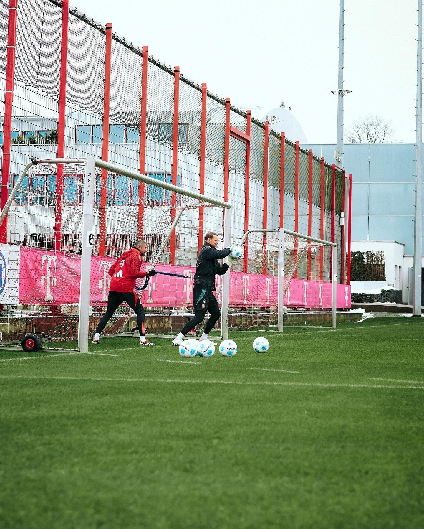 德国队[超话]  DieMannschaft[超话] 诺伊尔完美周末~适合踢球的