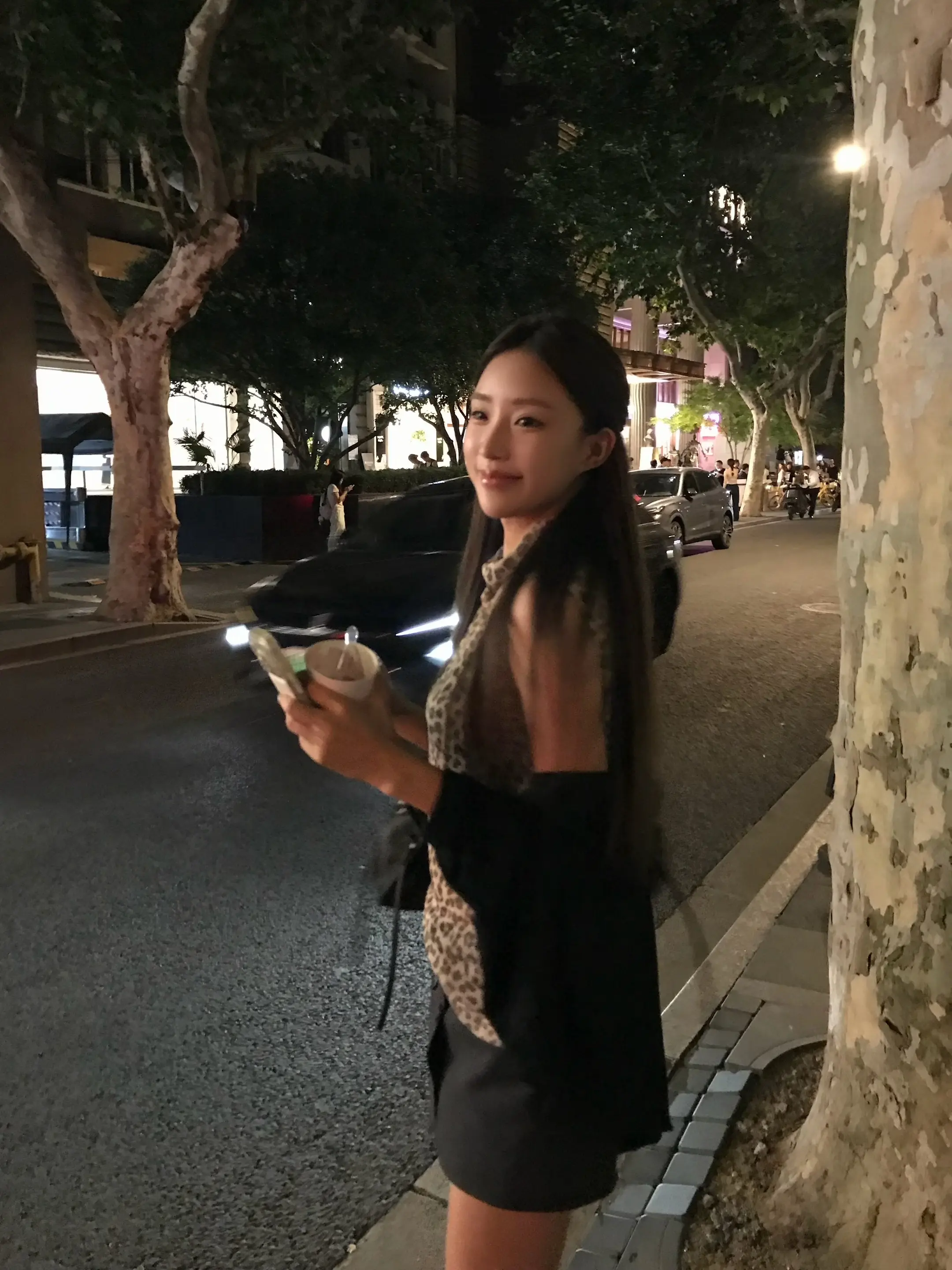 我会拿韩语跟他说欧巴~정신차리～