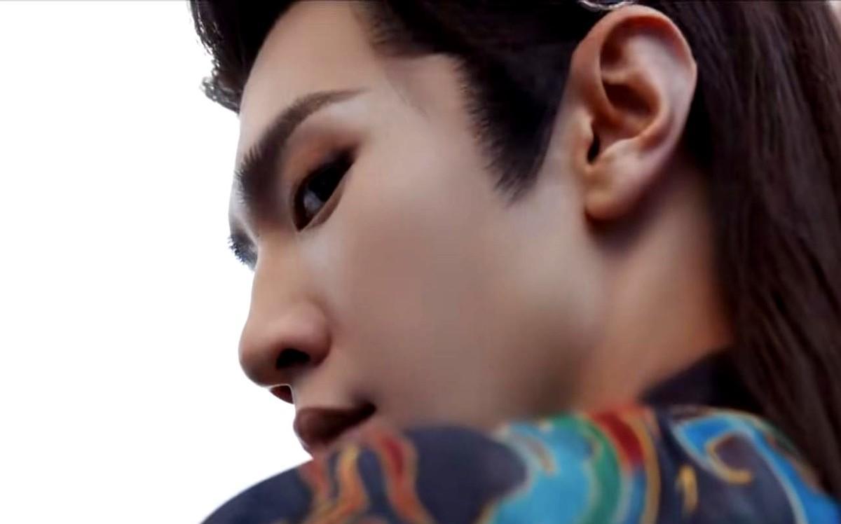 瞳孔、七天、7块钱、不卖剧，卖心跳。
陈哲远眼珠子动了0.5毫米，全网心跳停了半