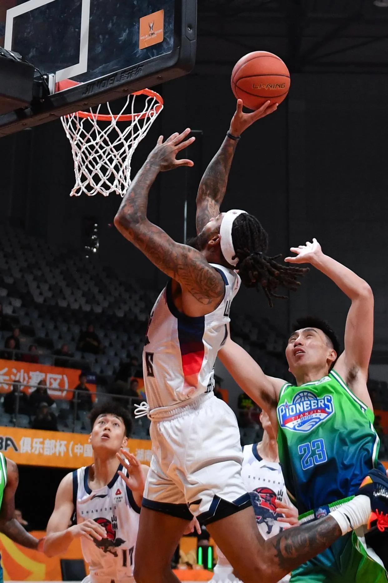 12月4日CBA俱乐部杯赛第二轮战绩如下：
    北京北汽76比107不敌青岛