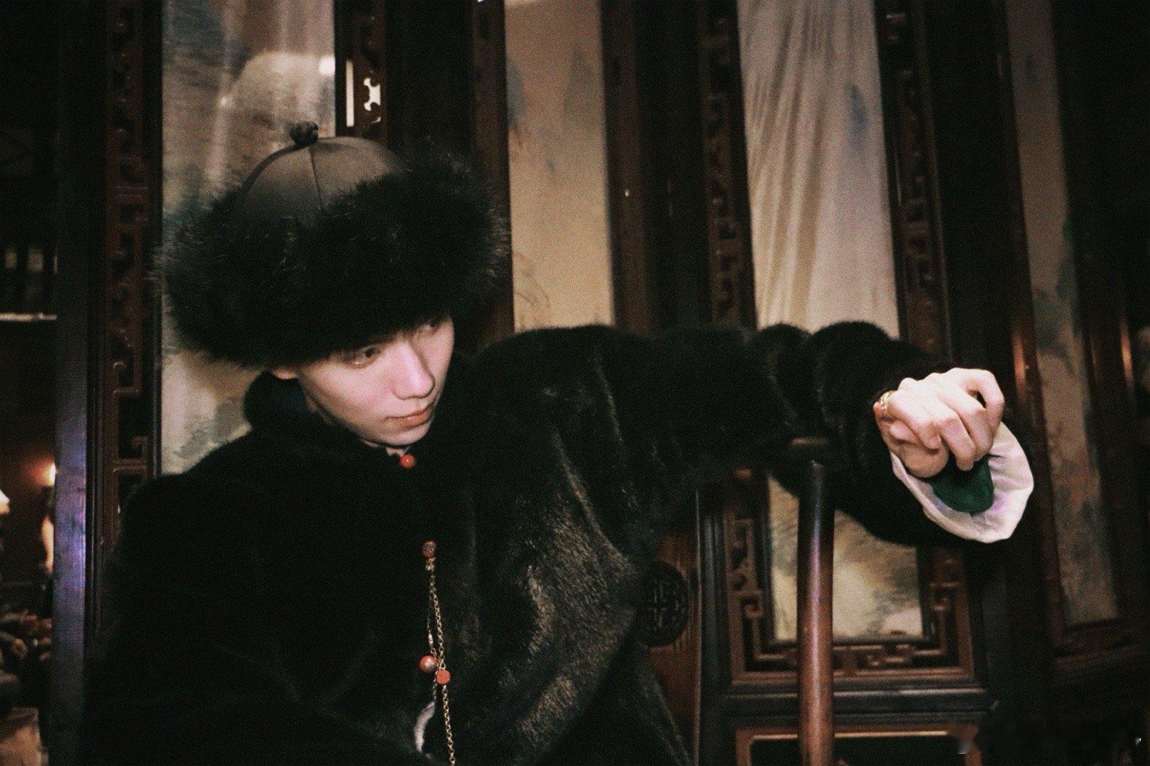 反派跌断脖子我嫌脏了台子 柳清河的恶够疯！牺牲女眷铺路，借名伶藏畸形，浓妆花时被