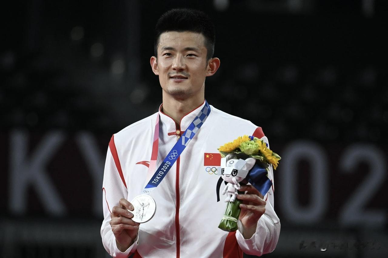 谌龙出任国羽男单主教练？
    看到一篇文章介绍说近期国羽教练组有重大调整，男