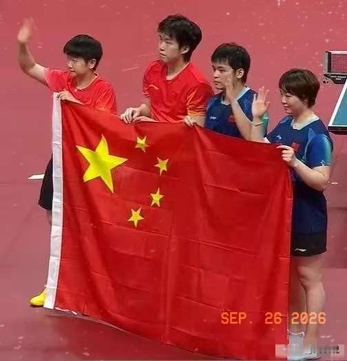 亚运会混双决赛蒯曼/林诗栋4:0战胜孙颖莎/王楚钦，大家注意到莎莎和蒯曼的表情了
