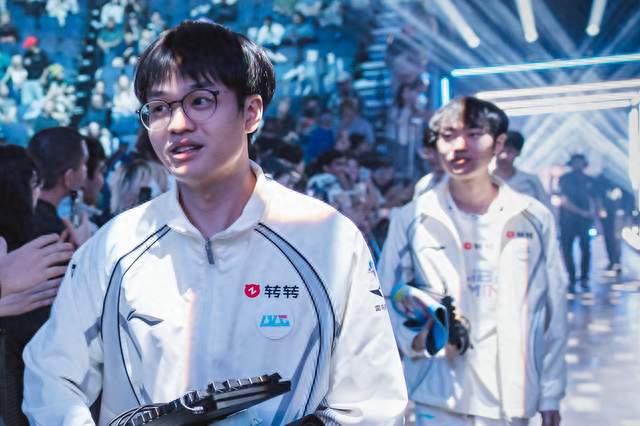 输 LCK 也就认了，LPL 怎么连 LEC 都打不过了？