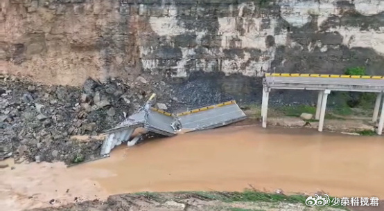 陕西致62人死亡失踪高速桥梁垮塌细节大型工程都是终身责任制，偷工减料+监管失职导