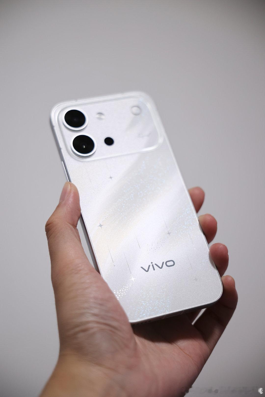 抽一位送出vivo S60元气版，田曦薇同款。规则还是转发+关注，6月26日通过
