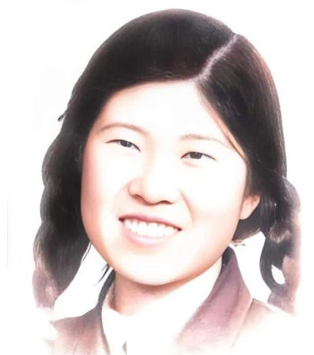 1958年，爱国将领杨虎城的女儿杨拯陆在筹备婚礼期间离奇失踪，几日后，她的尸体出