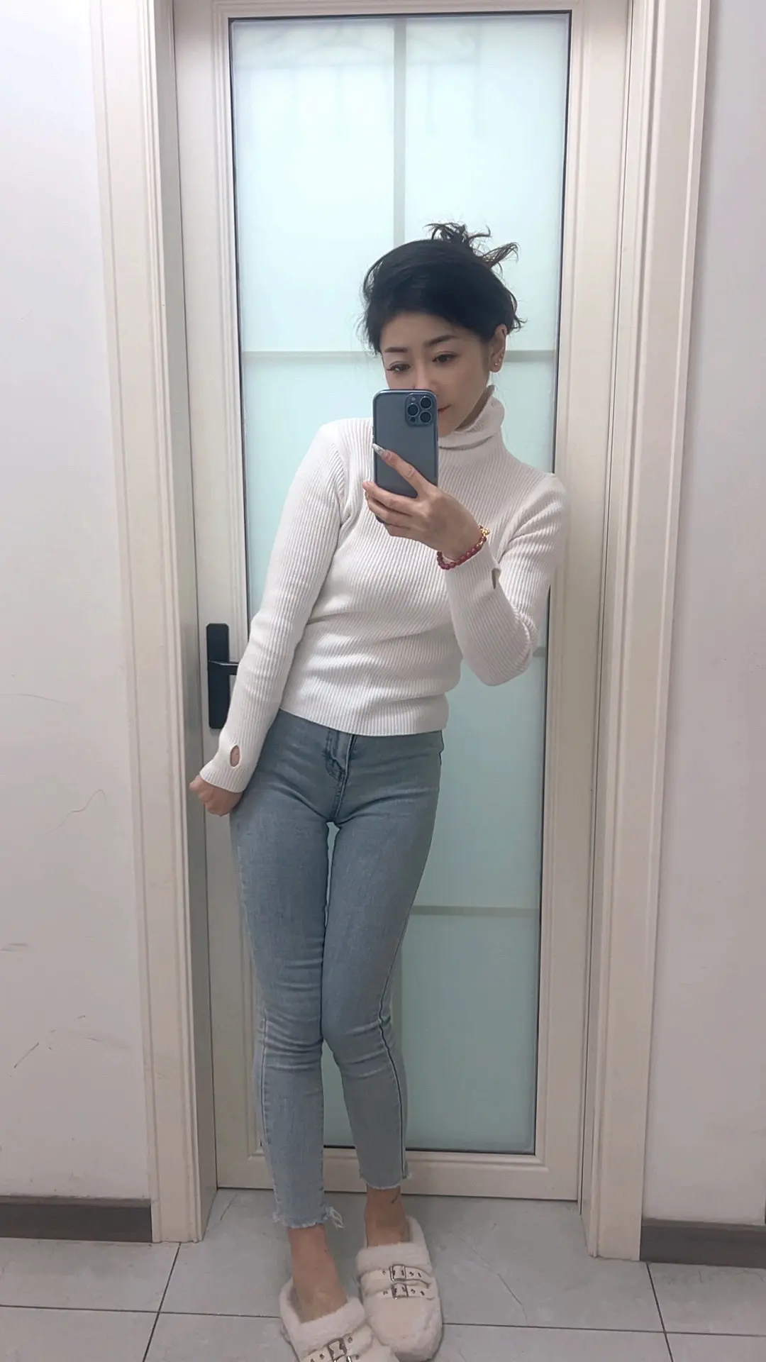 讨厌现在的生活，现在的自己，现在的一切。不是不愿前行，而是无论我怎么拼...