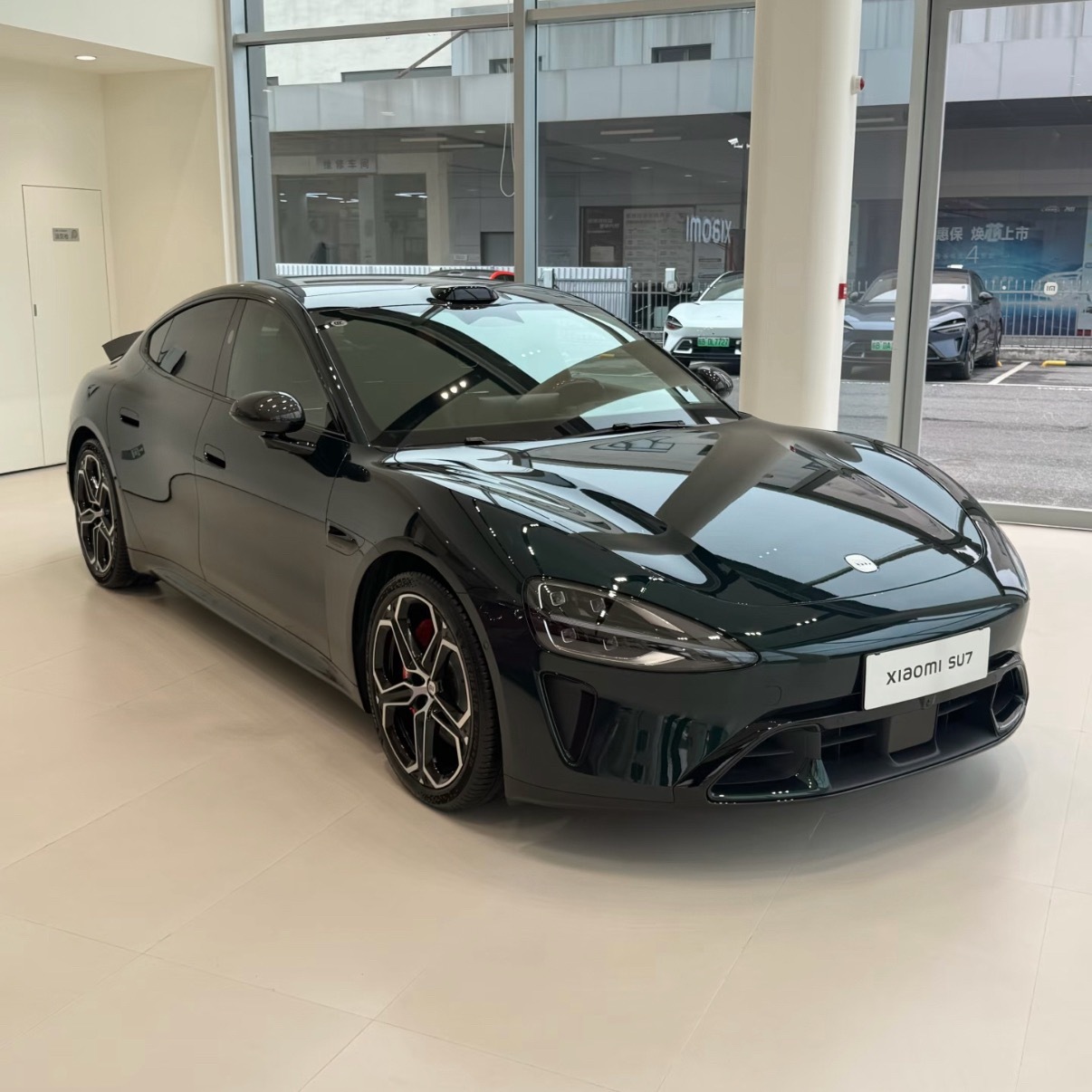 雷总最近收到的好消息不少啊，新一代SU7锁单成绩占满了小米汽车工厂的产能，还有S