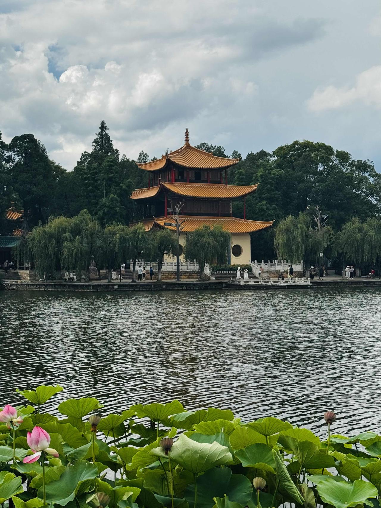 现在都爱说系统两个字？

什么是系统？

系统是有边界的，像一个村子、一个地区，