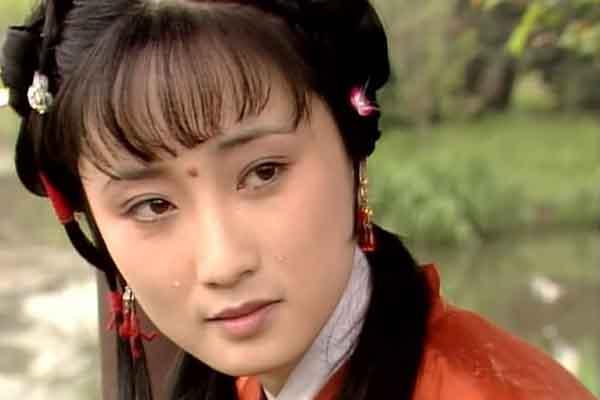 从一定角度来说，香菱是真爱薛蟠的。
张爱玲《红玫瑰与白玫瑰》里，写了一个没什么自