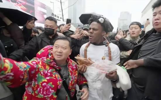 卤鹅哥宣布“追随”甲亢哥近日，重庆荣昌“卤鹅哥”林江在社交媒体上分享出国宣传事宜