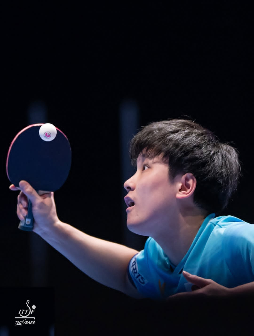 keep your eyes on the ballcr. ITTF 