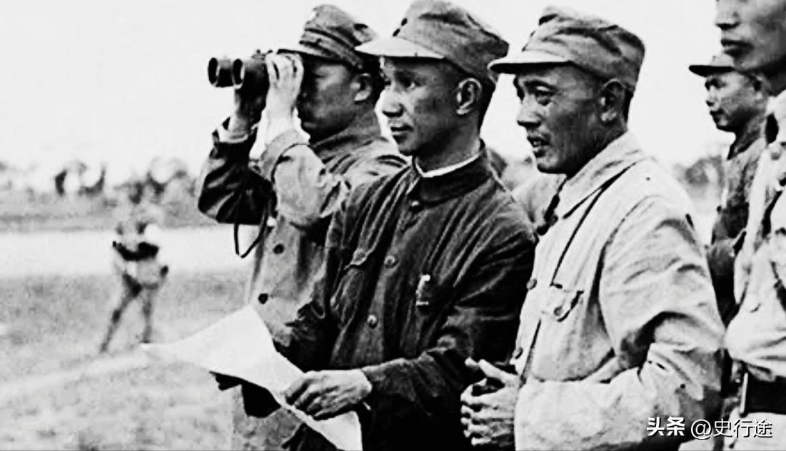 1948年，粟裕汇报工作时，毛主席听后愠怒道：你清楚你自己在说什么？


194