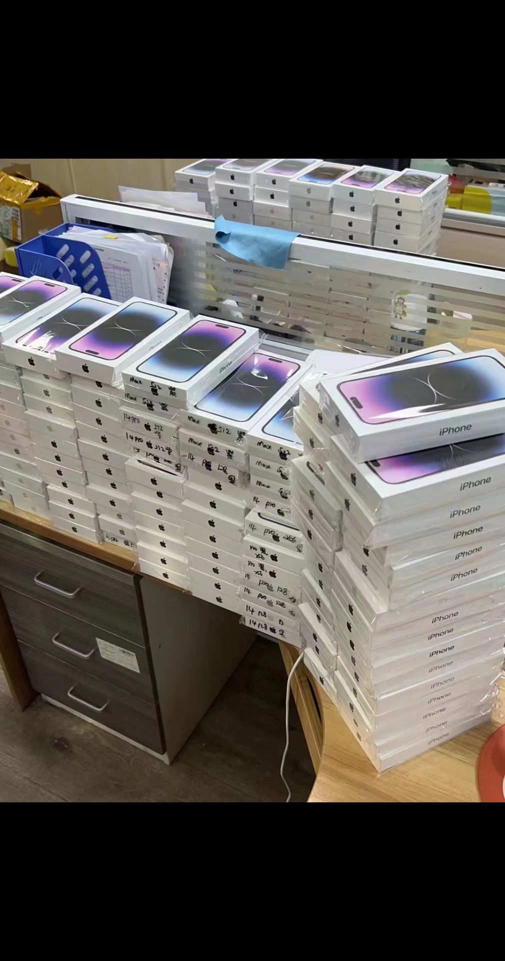 数码产品的包装盒你会留着吗我看到很多人拆完手机盒子可能就随手丢垃圾桶了，而我家里
