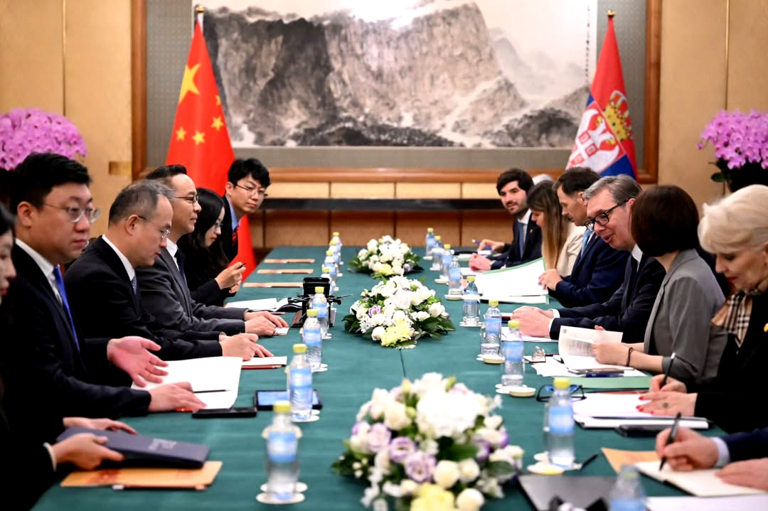 今天，应邀来华进行首次国事访问的塞尔维亚总统武契奇，在北京会见了中国低空经济企业