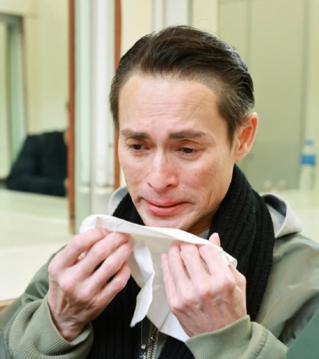 海俊杰妻子去世后首露面 据港媒，妻子去世后海俊杰首次露面参加活动时表示：“我不是