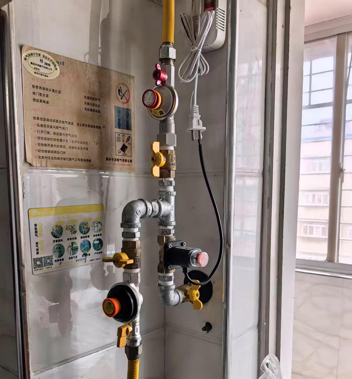 我发现自己有个怪毛病。

每次从市里的家返回学校，都会提前两天开始清空冰箱里的库