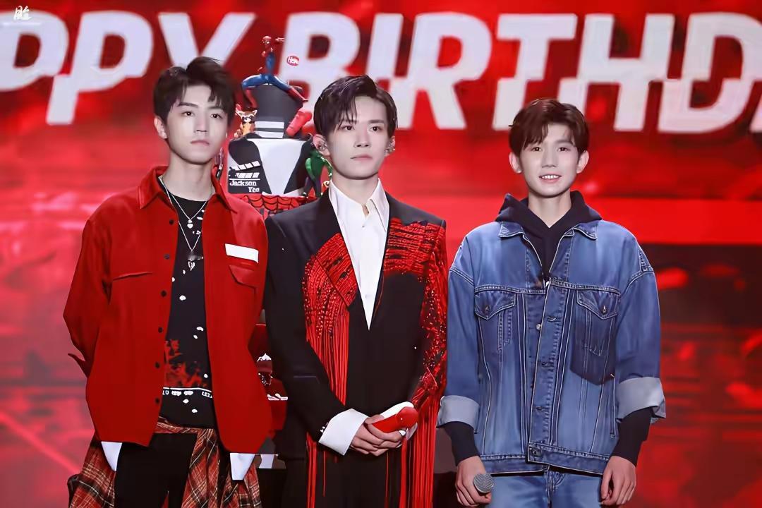 很难想象，现在tfboys组合最火的是易烊千玺！
tfboys组合，以前总是王俊