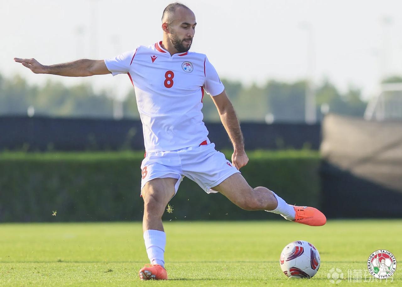 国足传来利好消息！塔吉克斯坦中场核心茹拉博耶夫因伤退出本届亚洲杯，将无缘出战与国
