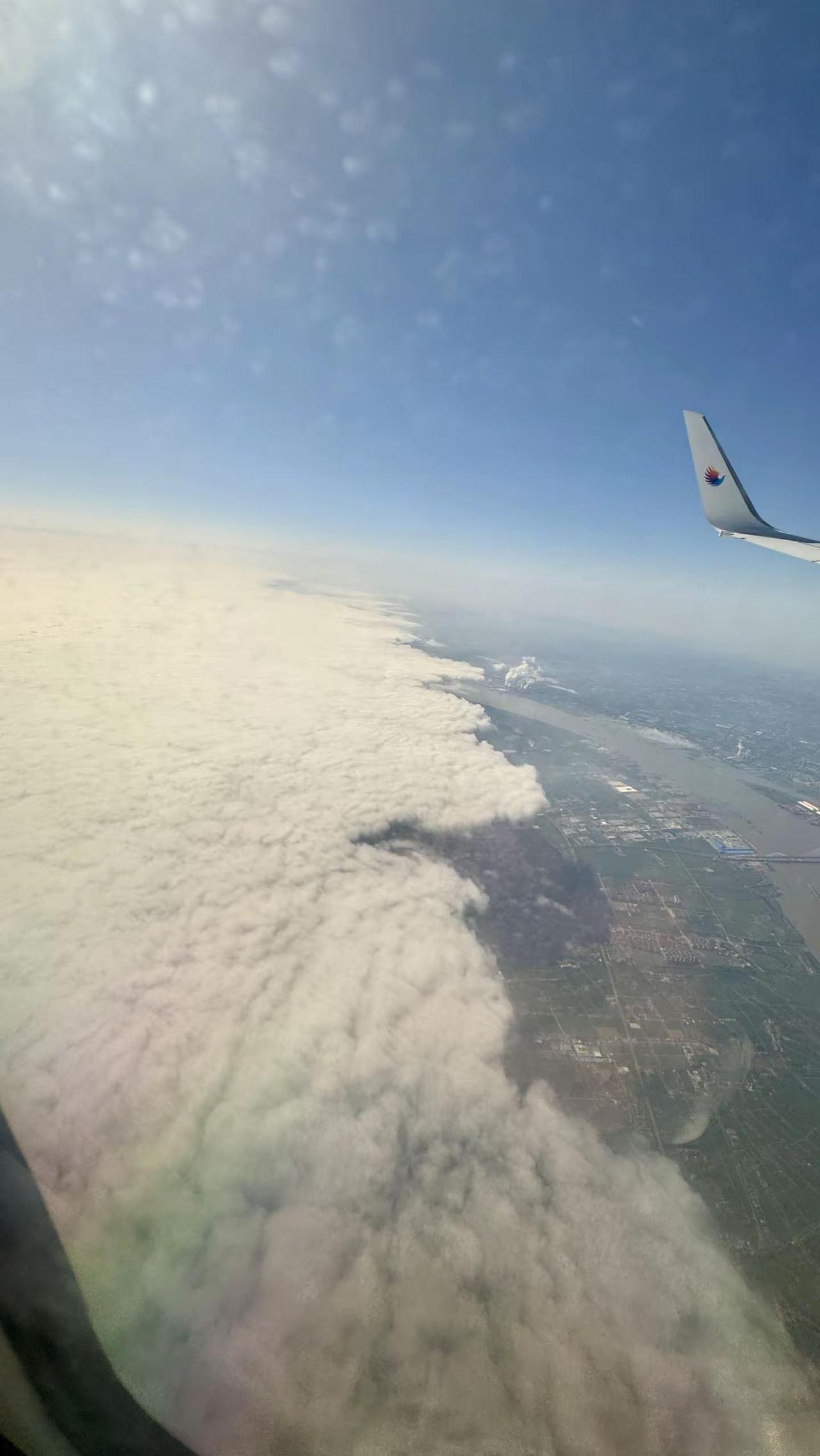 飞机窗外的云海风景起飞看世界 飞机上看的云海 东海航空 旅行图文激励计划