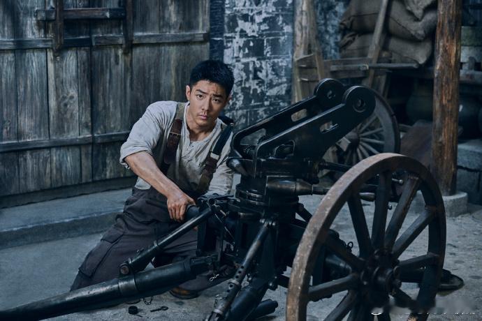 鸡皮疙瘩都被肖战吼出来了谁看《得闲谨制》没被肖战吼懵！家人被害、家园被毁的愤懑全