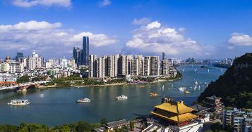 今天咱们就来聊聊一所性价比极高的宝藏院校，它就是柳州职业技术大学。这所学校不仅有