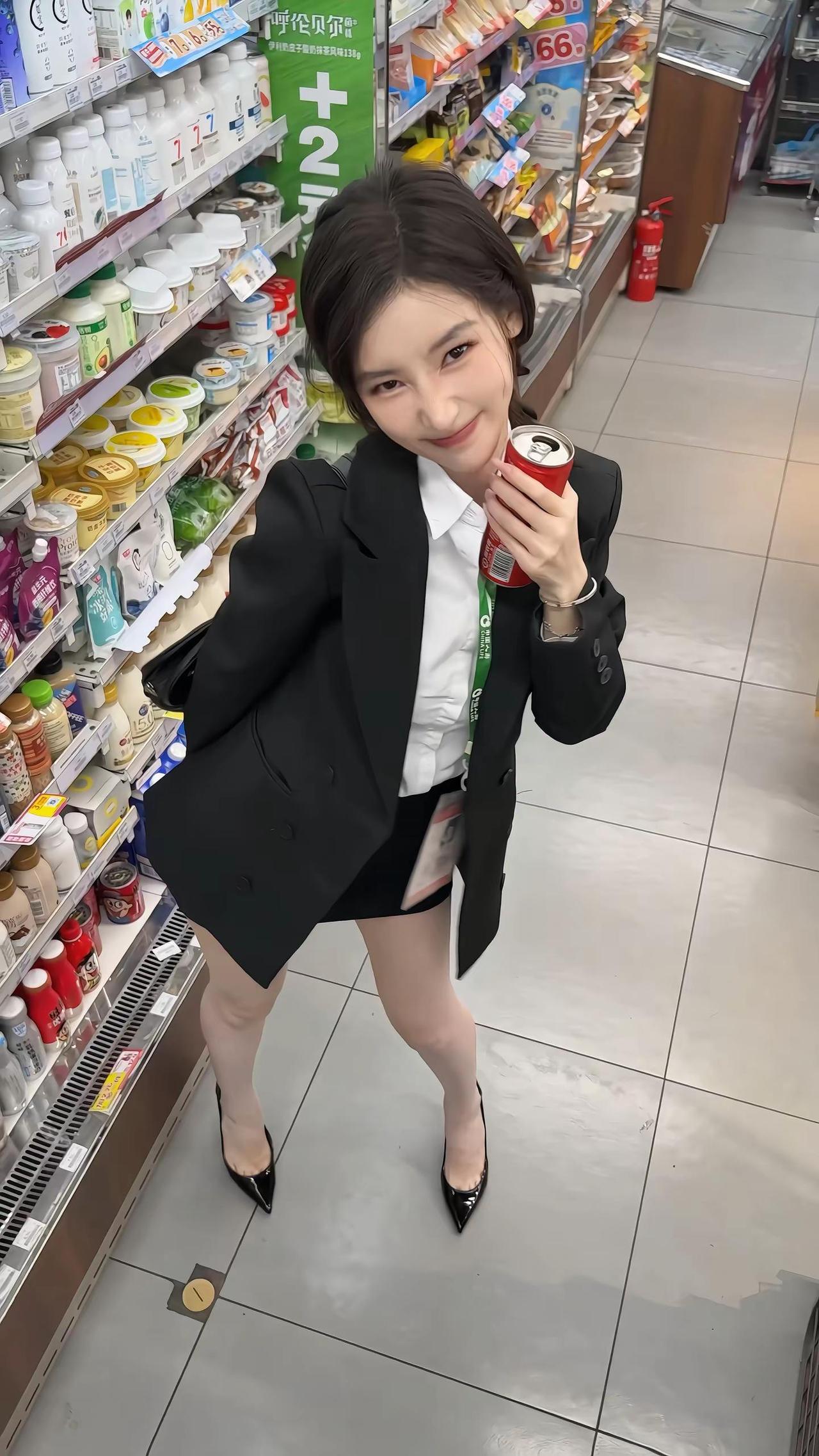漂亮的御姐有傻气 社畜 御姐